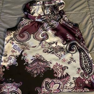 Paisley print sleeveless top.